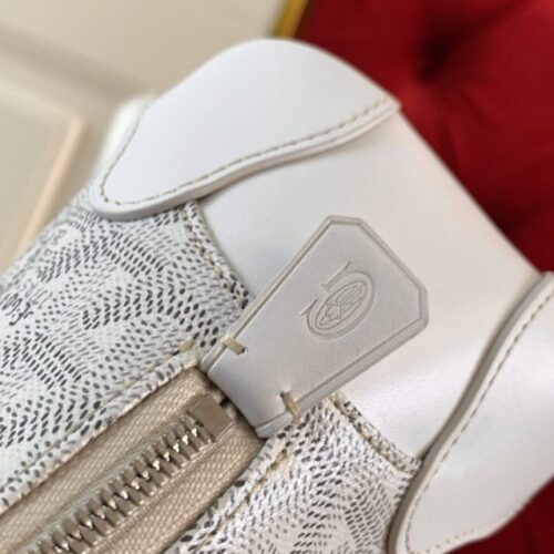 Alternative view of Goyard Vendom White