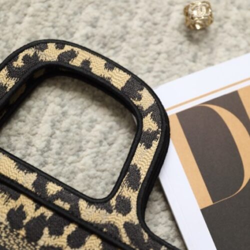 Alternative view of Dior Tote Book Mini Leopard