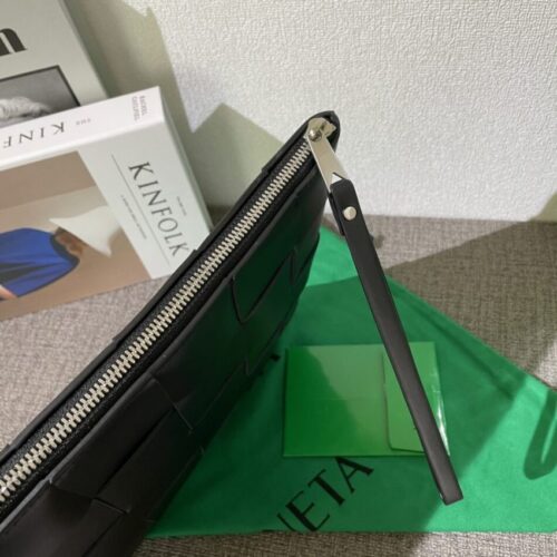 Alternative view of Bottega Veneta Cassette Clutch Black