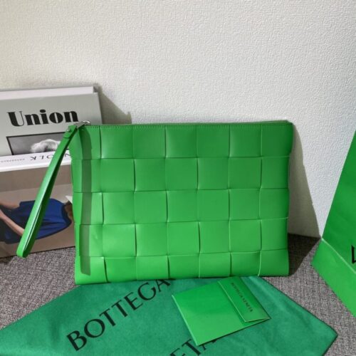 Bottega Veneta Cassette Clutch Green