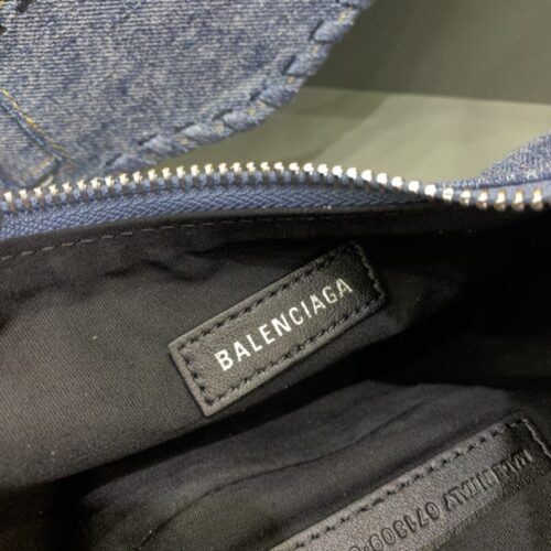 Alternative view of Balenciaga Le Cagole Denim