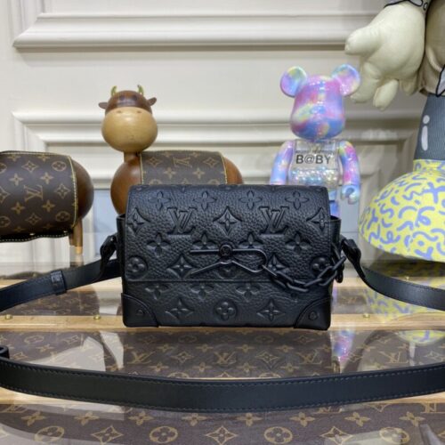LV Steamer Wearable Wallet Full Black