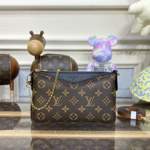 LV Pallas Clutch Black