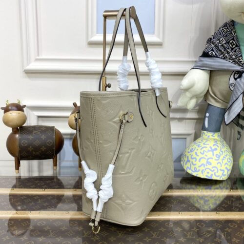 Alternative view of LV Neverfull MM  Beige