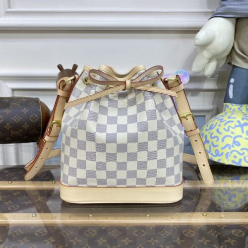 LV  Noe Bucket White Grid