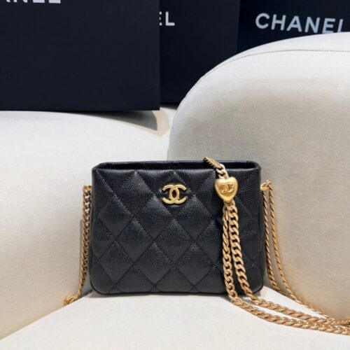 CHANEL 23c Hobo Love