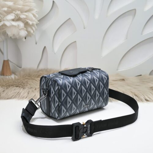 Alternative view of Dior Lingot 22 Diamond Blue