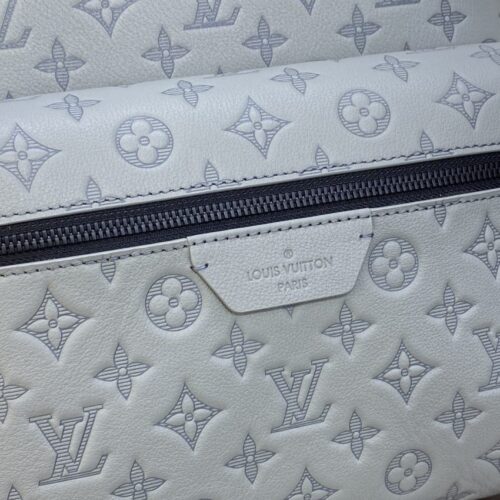 Alternative view of LV Discovery Backpack White