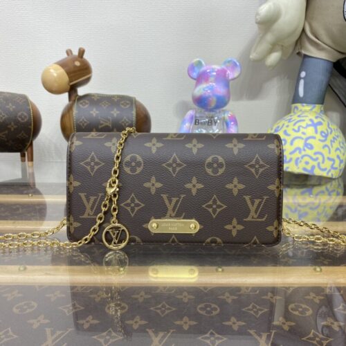 LV Wallet On Chain Lily Brown