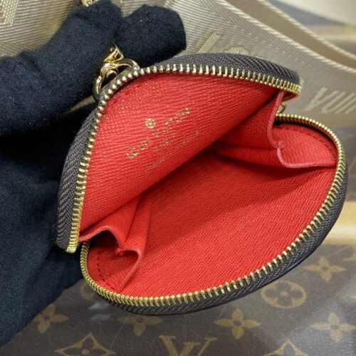 Alternative view of LV OnTheGo East West Brown