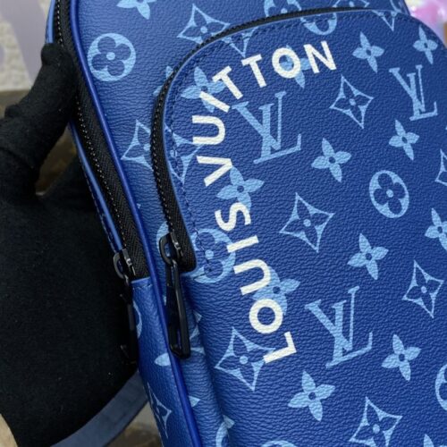 Alternative view of LV Avenue Slingbag Blue
