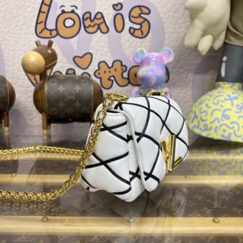 Alternative view of LV Go-14 Pico White