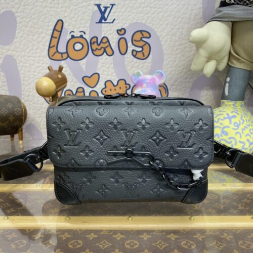 LV Steamer Messenger Black