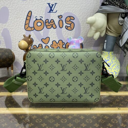 Alternative view of LV Trio Messenger Green