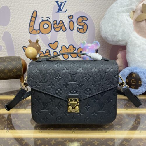 LV Pochette Metis Black