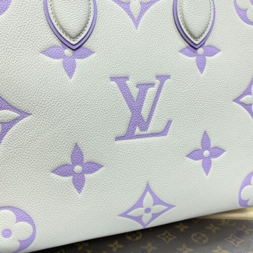 Alternative view of LV OnTheGo White Purple