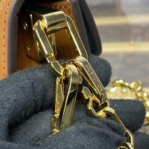 Alternative view of LV Dauphine East West  Brown