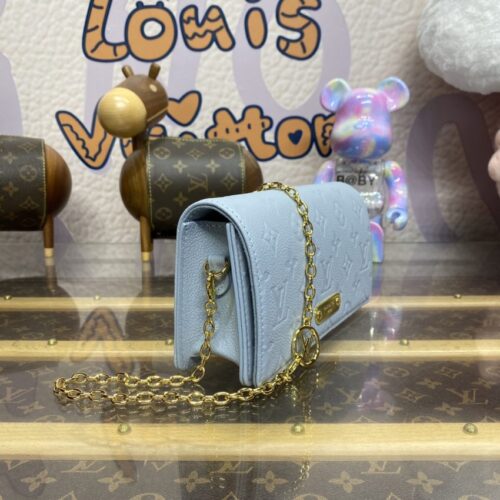 Alternative view of LV Wallet On Chain Lily Sky Blue