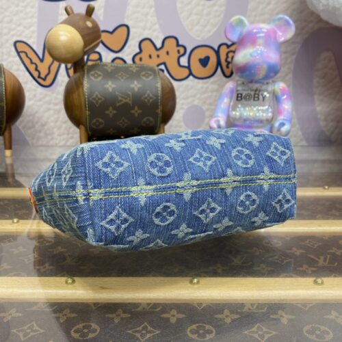 Alternative view of LV Hills Pochette