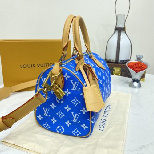 Alternative view of LV Speedy P9 Bandouliere 25 Blue