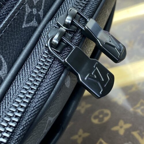 Alternative view of LV Alpha Messenger Black Canvas