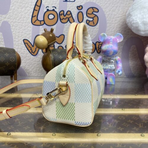 Alternative view of LV Speedy Bandouliere 20 Green Grid