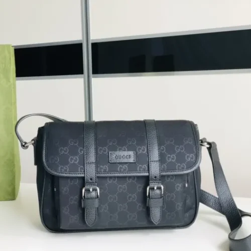 GUCCI MESSENGER BAG
