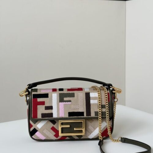 Fendi Baguette Small Beige