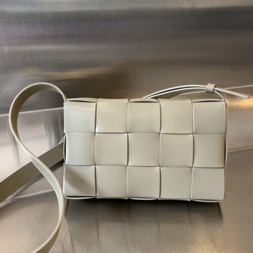 Alternative view of Bottega Veneta Cassette 2.0 Beige