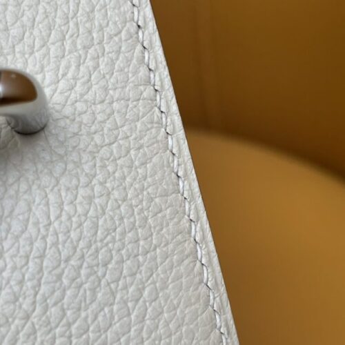Alternative view of Hermes Sac Roulis White