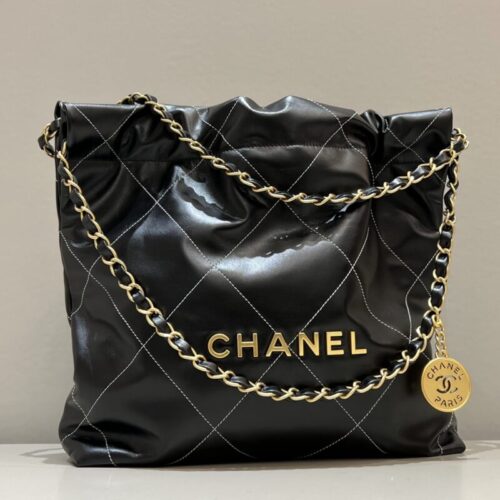 CHANEL 22  Medium Handbag Black