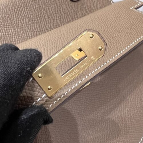 Alternative view of Hermes Kelly Desordre