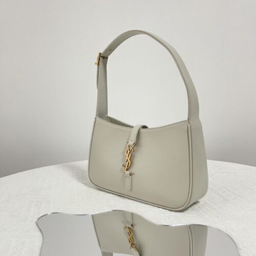 Alternative view of YSL LE 5 A 7 Hobo