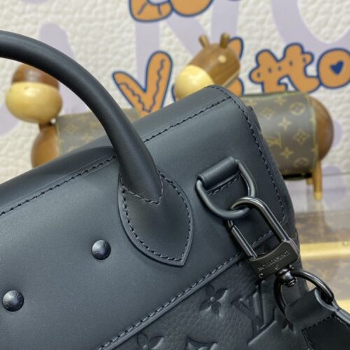 Alternative view of LV Steamer Full Black