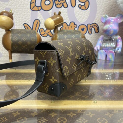 Alternative view of LV Steamer Wearable Wallet Brown