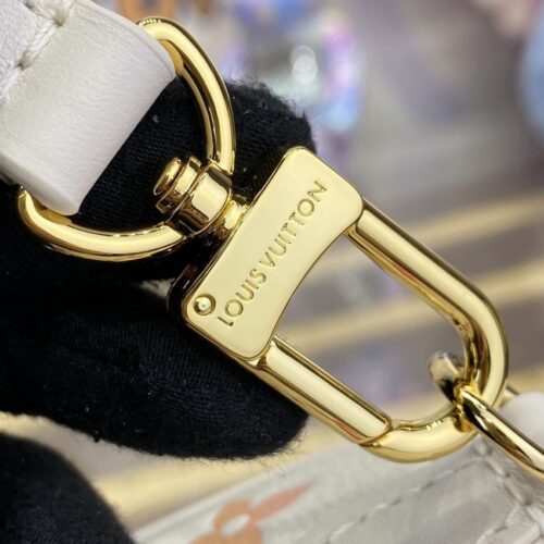 Alternative view of LV Speedy Nano Orange