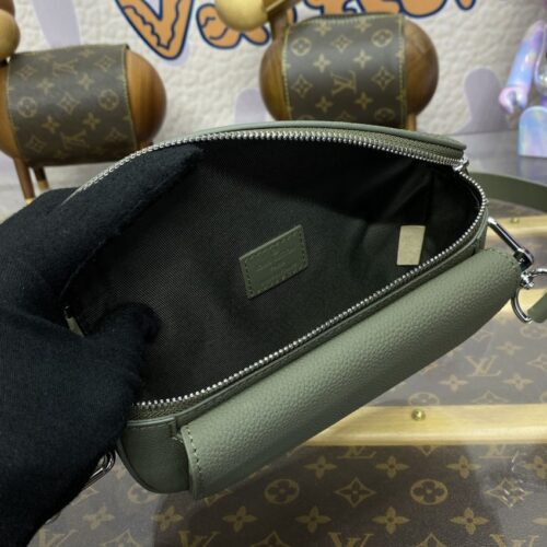 Alternative view of LV Pilot Wearable Wallet Green