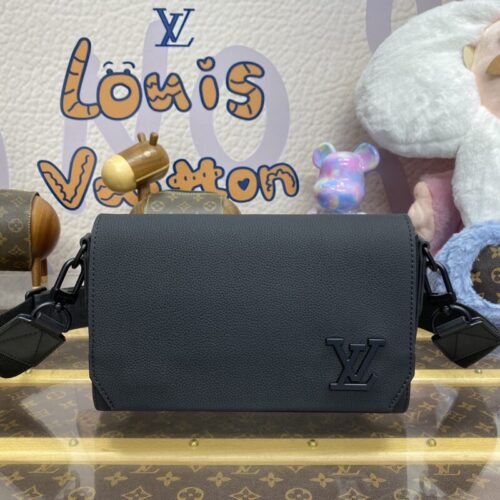 LV  Takeoff Messenger Black