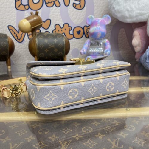 Alternative view of LV Pochette Metis East West Grey