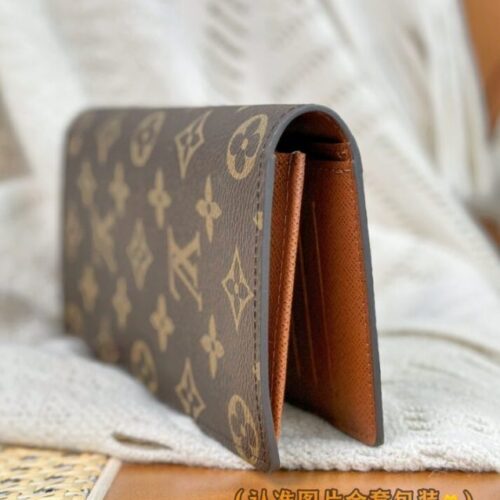 Alternative view of LV Brazza Wallet Brown