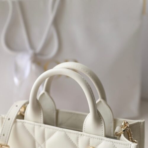 Alternative view of Dior Tote Book Mini White