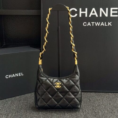 CHANEL 24a Hobo Small