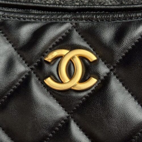 Alternative view of CHANEL 24a Hobo Large Black