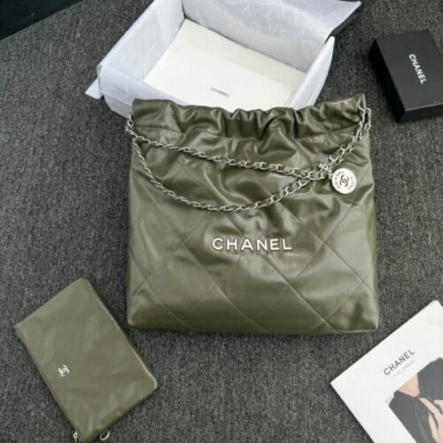 CHANEL 22 Medium Handbag Pink Greed