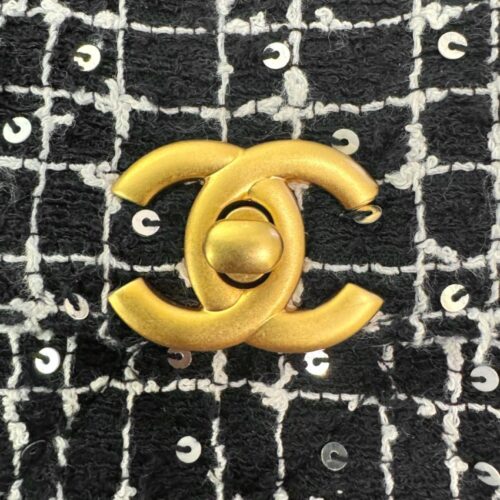 Alternative view of CHANEL 23k Kelly Wool