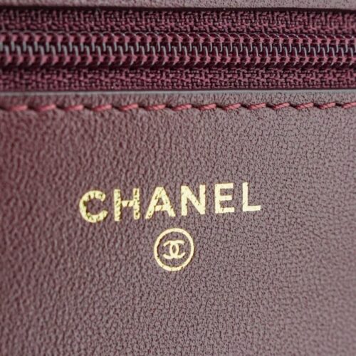 Alternative view of CHANEL 19 Wallet on Chain