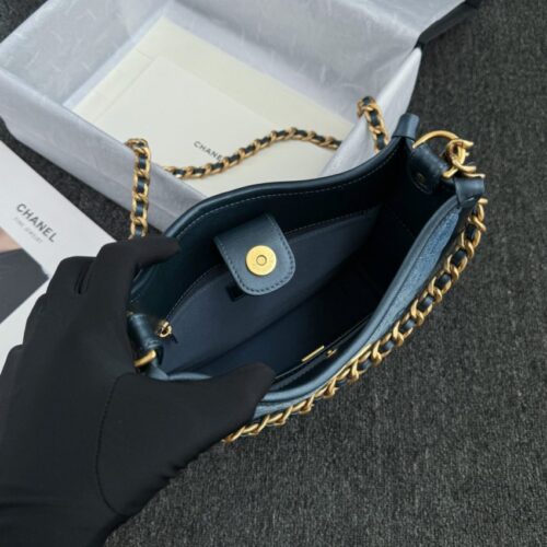 Alternative view of CHANEL 23S Hobo Denim