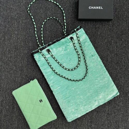 Alternative view of CHANEL Sequin Shoulder Bag Green
